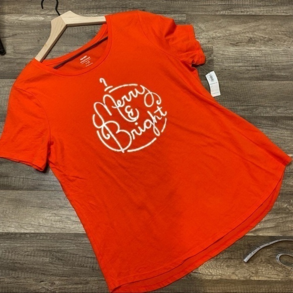 Old Navy Graphic Tee “Merry & Bright” size Large